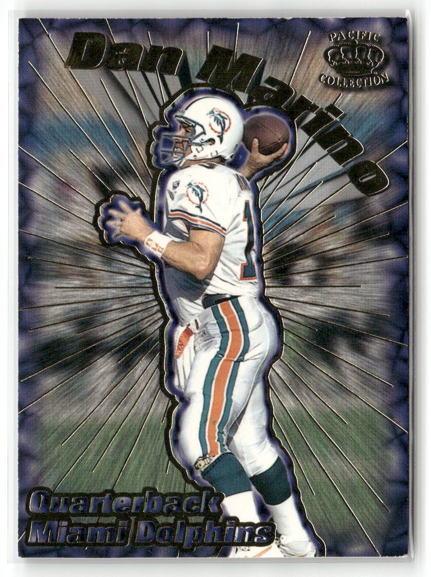 1996 Pacific #19 Dan Marino Card-Supials