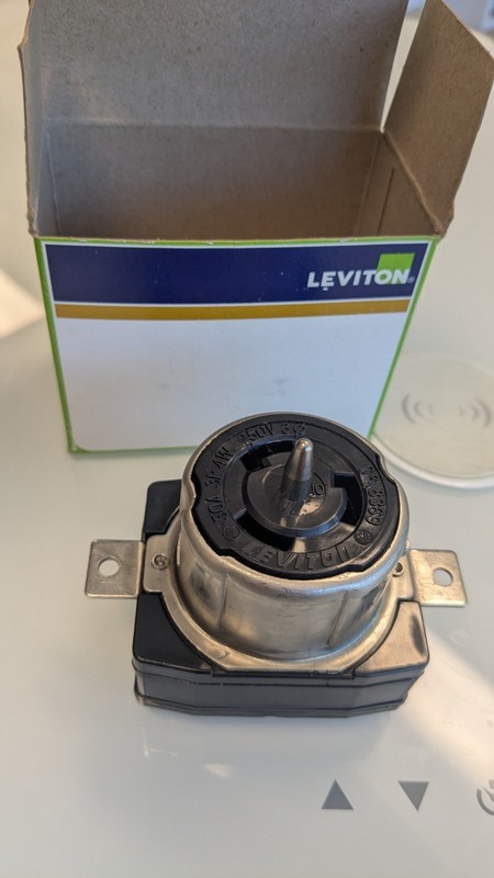 Leviton CS8369 Leviton CS8369 Industrial Locking Receptacle