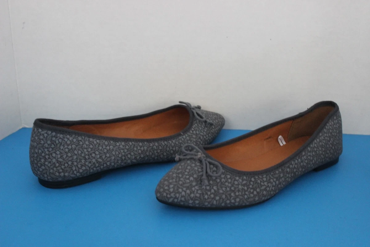 GAP Women s Gray FLATS Shoes Size 8 String Bows Tiny Floral