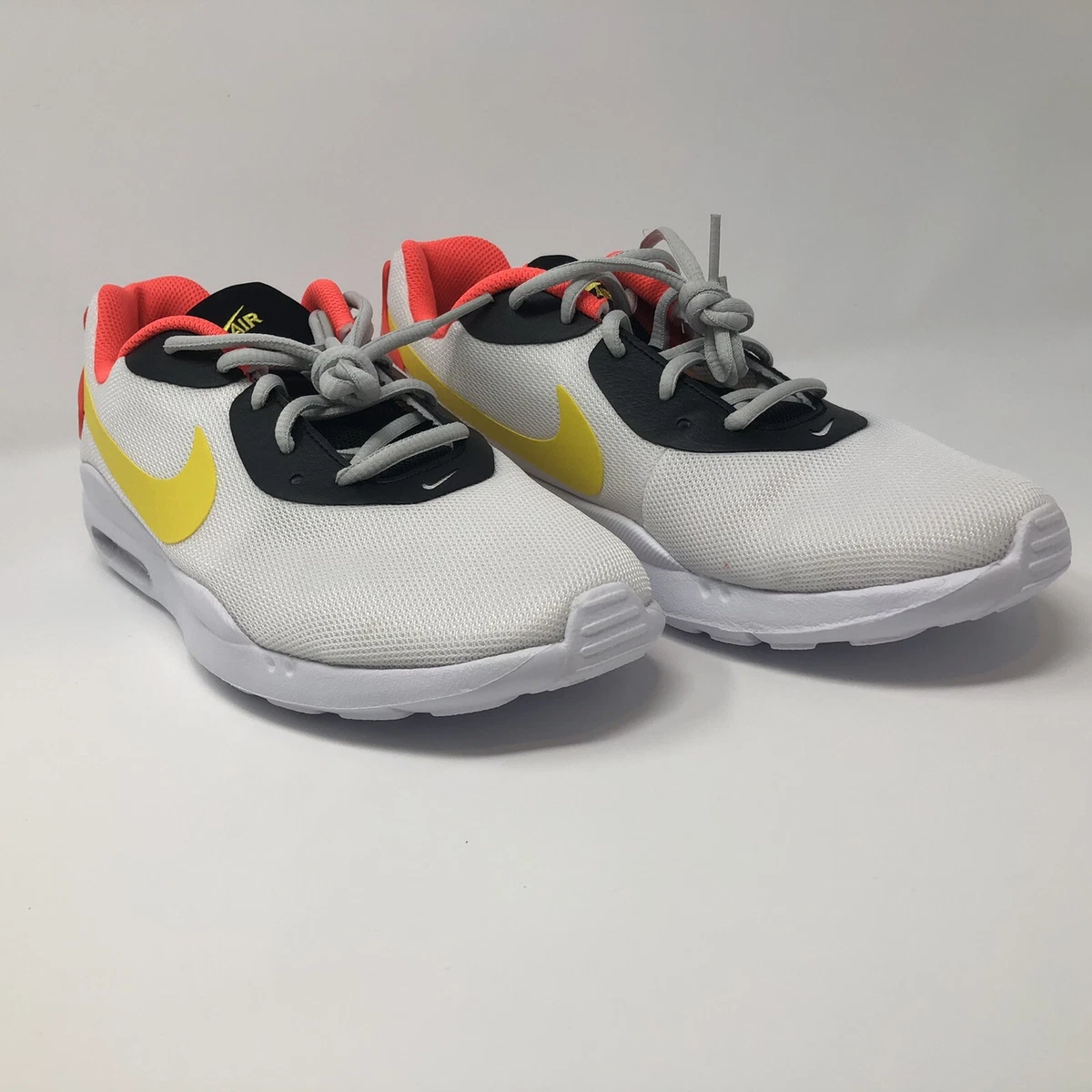 Nylon Contratación Plisado Nike Air Max OKETO Men&#039;s Running Shoes Size 8 White/Chrome Yellow  AQ2235-102 | eBay