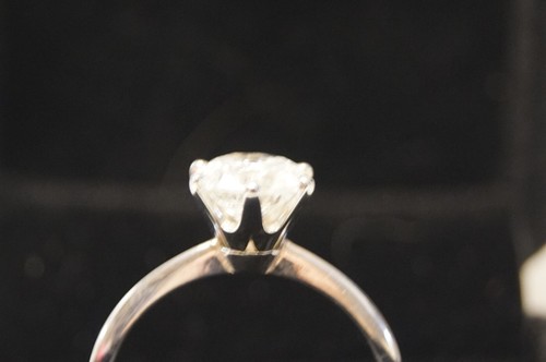 Anello oro bianco e Diamante naturale 1.59ct - Solitario - certificato IGI ๐ - Foto 15 di 17
