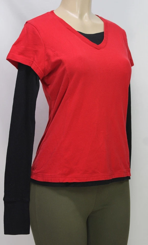 Camiseta Feminina Danskin Now Falsa Duas Peças Manga Longa Vermelha/Preta Tamanho M - Imagem 4 de 4