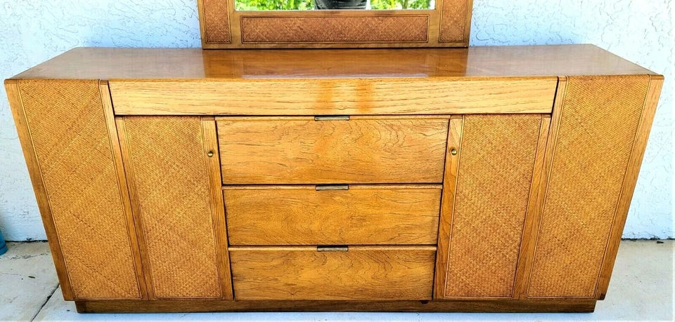 Cómoda Founders MCM tapa de vidrio credenza Foto 3 de 4