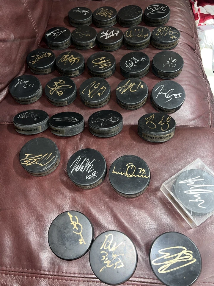Lote (30) discos de hockey firmados con autógrafo de la NHL Kari Lehtonen, Ondrel Pavelec + MÁS Foto 2 de 4