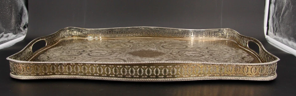 Großes versilbertes Tablett Sheffield England, rechteckig, ornamentiert 2kg #F4 - Bild 2 von 4