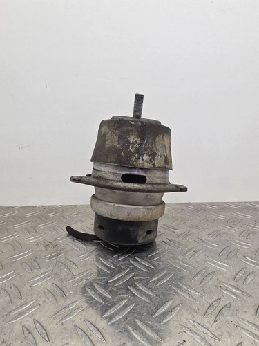 Volkswagen Touareg II 2014 Diesel 180kW Motorlager Motordämpfer 7L8199131F