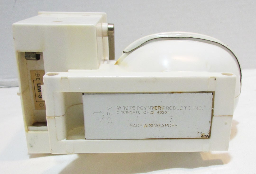 AS-IS NOT WORKING 1975 POYNTER PRODUCTS FLUSHING TOILET FIGURAL ASHTRAY NOVELTY