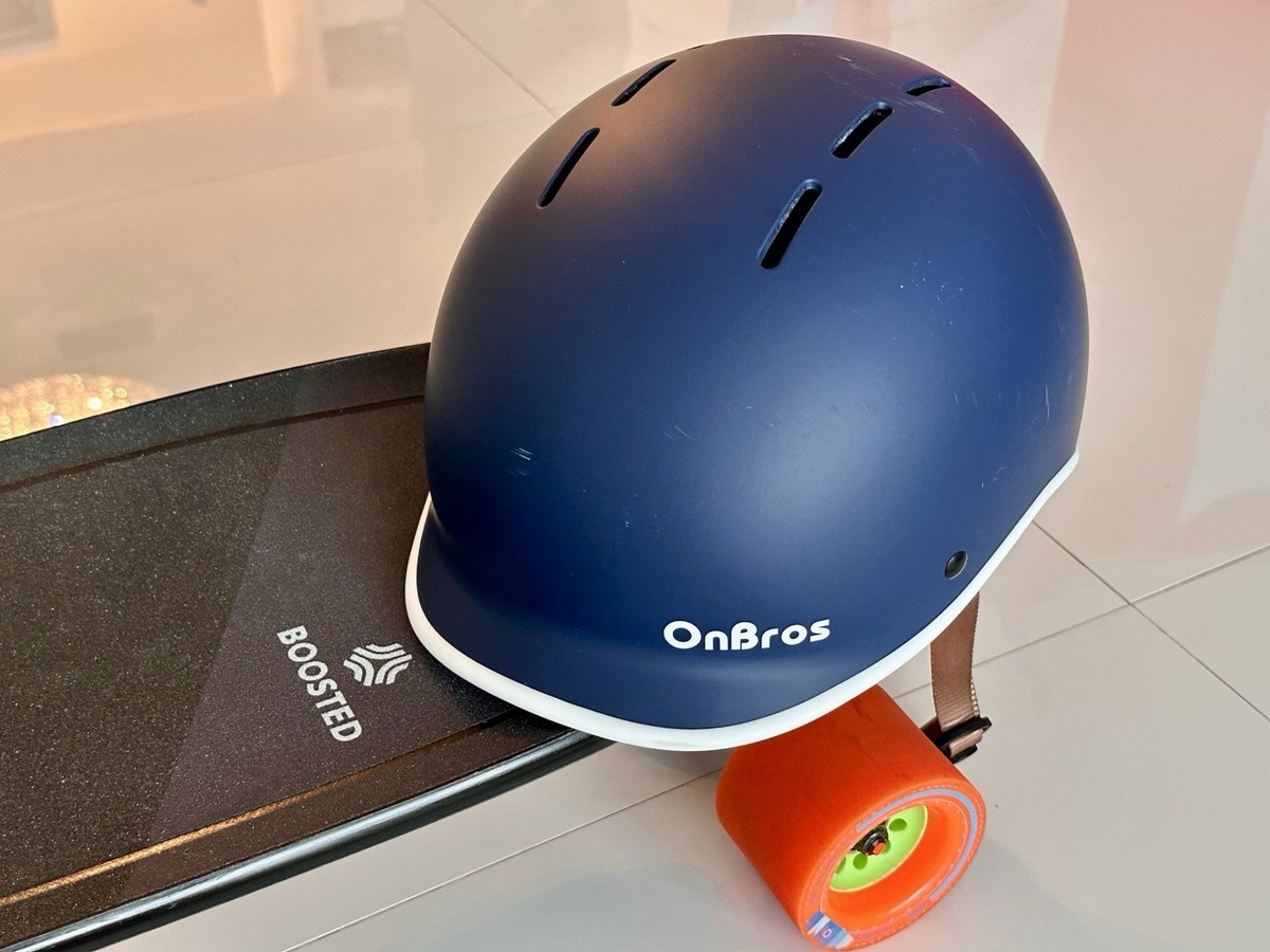 covid-19 football helmet NFL, Oakley create coronavirus face shield for helmets