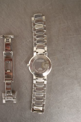 Vintage Coach W016 Swiss Made Round Silver Tone Swiss Made Womens Watch AS-IS - Foto 3 di 4