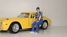 1:18 Figur: Privatdetektiv mit Stuhl im 80er-Jahre TV-Stil, Modellbau