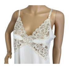 Vintage 1980s Vanity Fair Ivory Lace Dupont Full Slip Nylon Made in USA Size 36