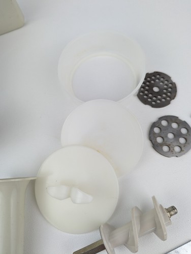Kitchen Works Model 308 Moulinex Juicer Grinder + Shredder Attachment PARTS ONLY - Picture 8 of 22