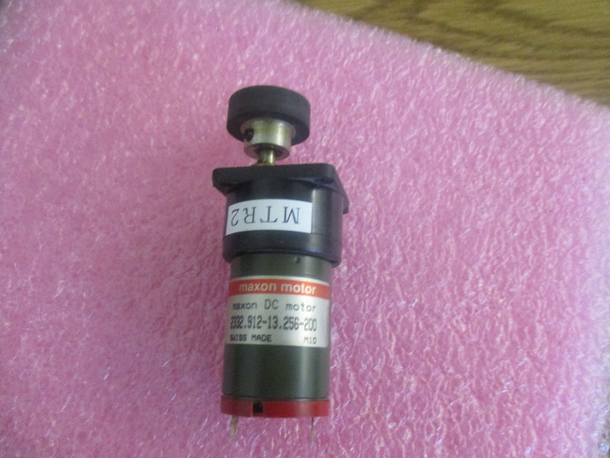 Maxon Motor Mode: 2332.912-13.256-200 Motor w/ 2938.804