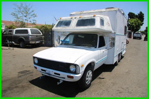 (OMR) 1981 Toyota RV 21ft 4 Cylinder Manual NO RESERVE