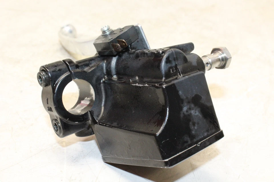 04-09 YAMAHA FZ6 OEM FRENO DELANTERO CILINDRO MAESTRO CON PALANCA Foto 4 de 4