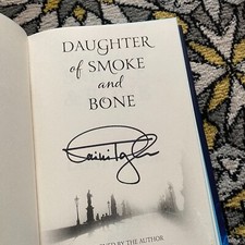 Illumicrate Edition Daughter of Smoke and Bone by Laine Taylor Signed