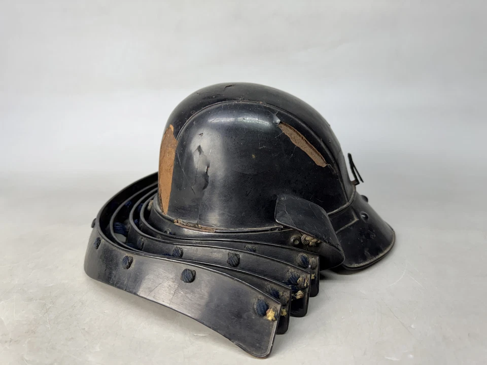 Y8961 KABUTO Hierro Zunari Casco Negro Laca Armadura Japón Antiguo Bugu Yoroi Foto 2 de 4