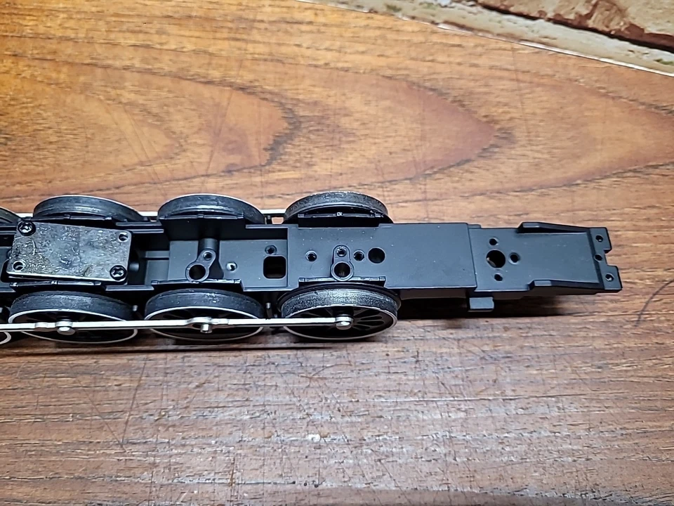 MTH O Gauge 0-8-0 Chassis And Wheels - Image 4 of 4