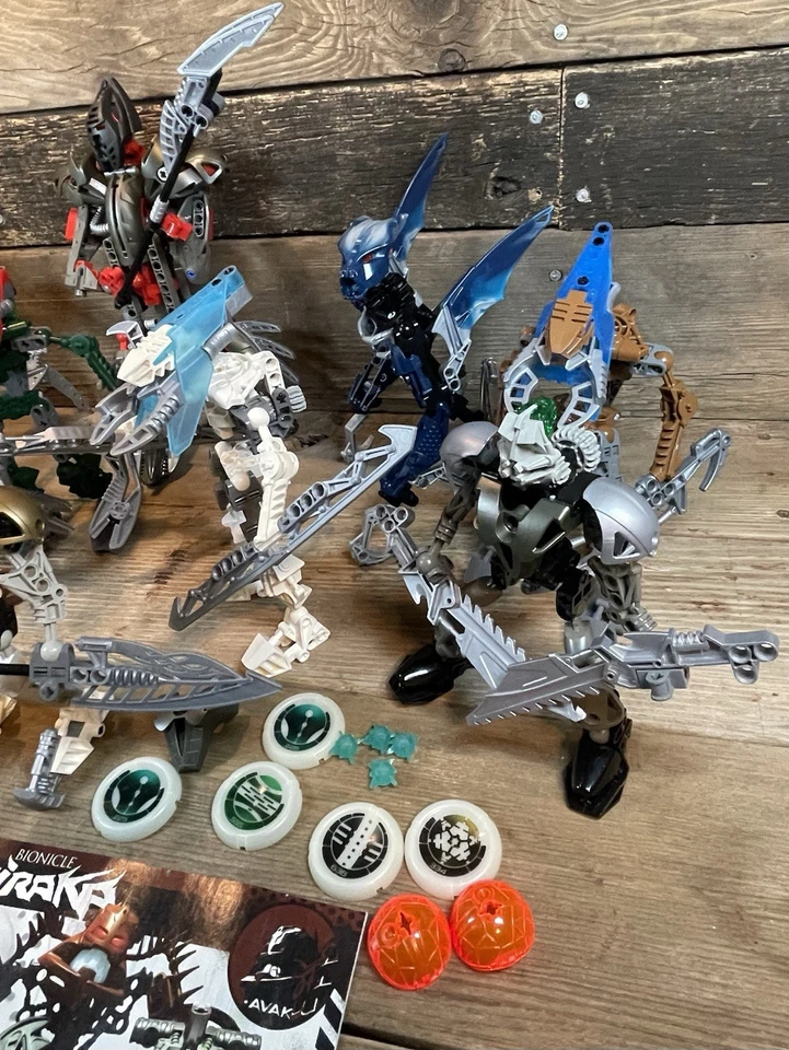 ENORME BIONICLE Máscaras Enchufes Rótulas Torsos Pies Piezas Mixtas Incompletas Foto 4 de 4
