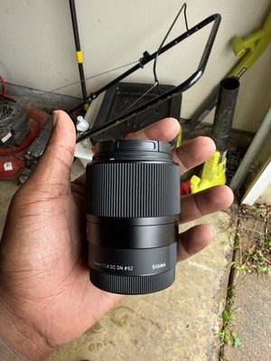 Sigma 30mm f/1.4 Contemporary Standard Lens Auto & Manual Focus 52mm Filter