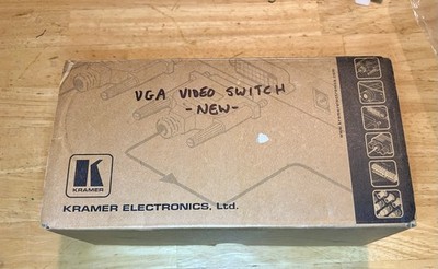 Kramer Tools VP-222 VGA Switcher/ Distributor with Power supply & Manuals NEW