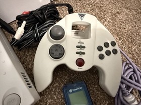 SEGA Dreamcast Console set w/ Controllers, memory cards, carry case and games!
