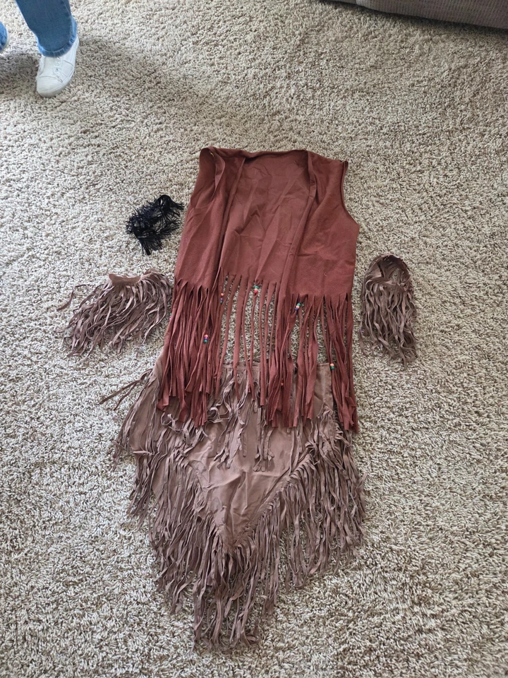 Niña india nativa americana Pocahontas Halloween Conceptos Disfraz Juegos con disfraces Rubíes Foto 4 de 4