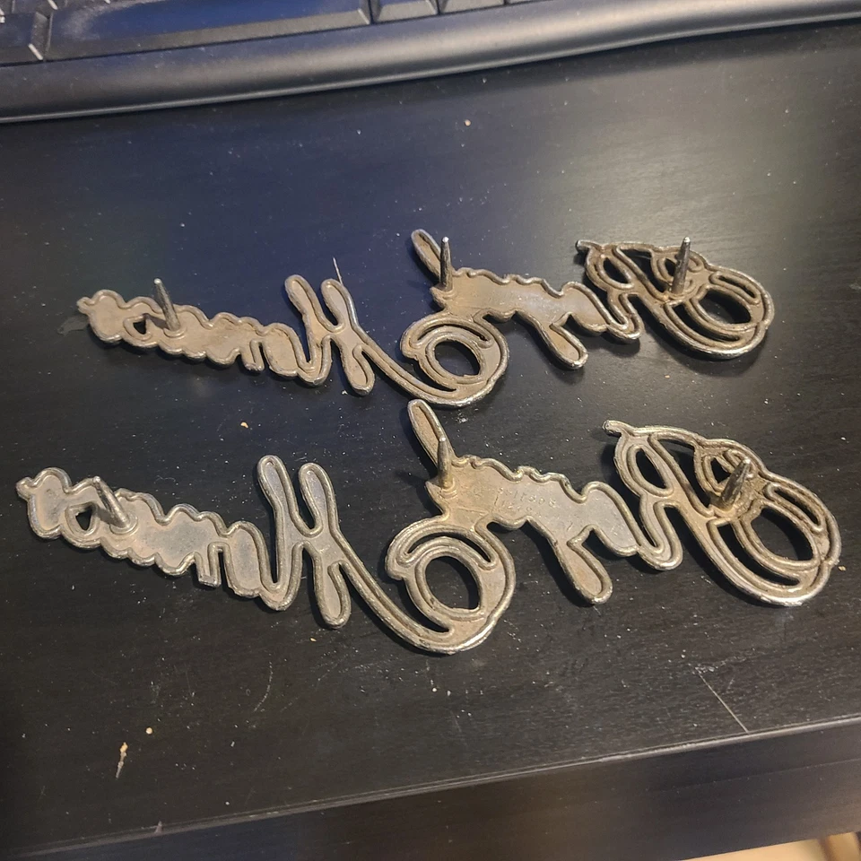 1975 76 77 OEM DODGE ROYAL MONACO FENDER EMBLEMS OEM #3811506 - Imagem 4 de 4