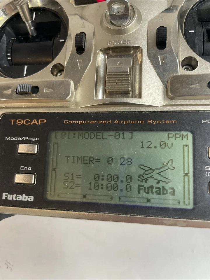 Sistema computarizado de avión Futaba T9CAP PCM1024 2,4 GHz Foto 2 de 4