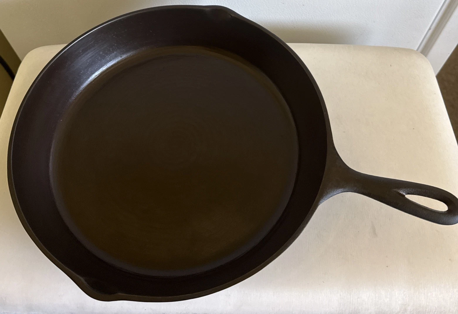 FULLY RESTORED VINTAGE Lodge 10 SK D 3 Notch CAST IRON SKILLET Heat Ring
Opens in a new window or ta