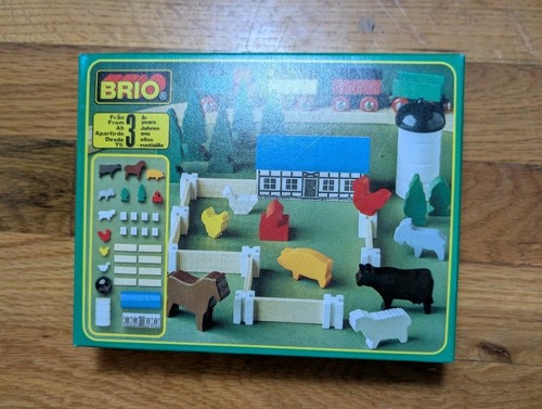 BRIO NIB ANIMAL FARM NUMBER 33575 SWEDEN WOODEN 31 PIECE TOY SET