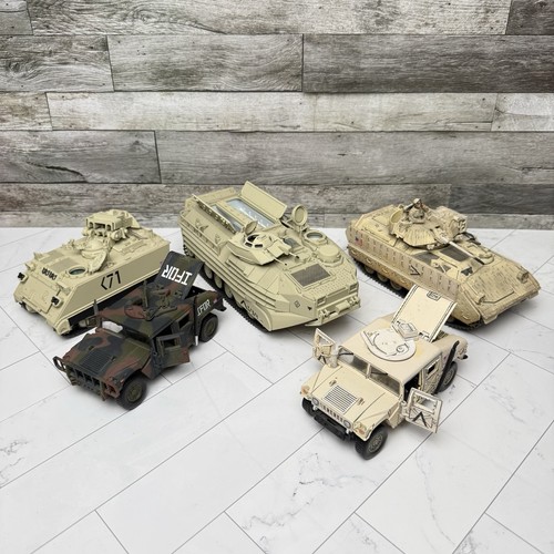 Unimax Mixed Lot of War Tanks & Hummers - Set of 5 - 1:24, 1:32 & 1:35