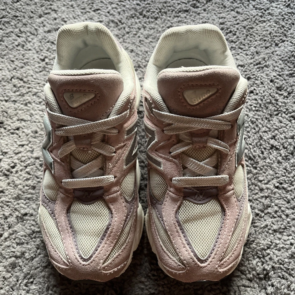 New Balance 9060 Rosa Cristal Talla 1 Hombre’s 2.5 Jóvenes Niñas U9060CSP Foto 4 de 4