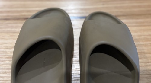 Adidas Yeezy Slides Unisex Size US 6 Brown Beige Slip On Rubber Slide - Picture 4 of 12