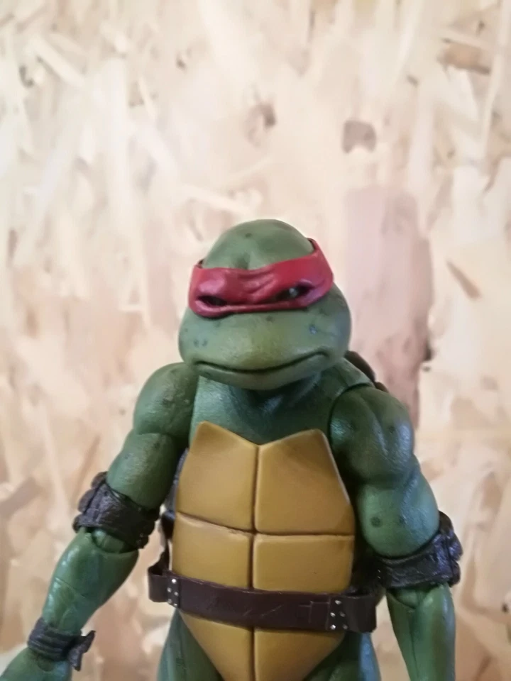 NECA Raphael TMNT Teenage Mutant Ninja Turtles 1990 Movie 7" 2018 Action Figure - Image 4 of 4