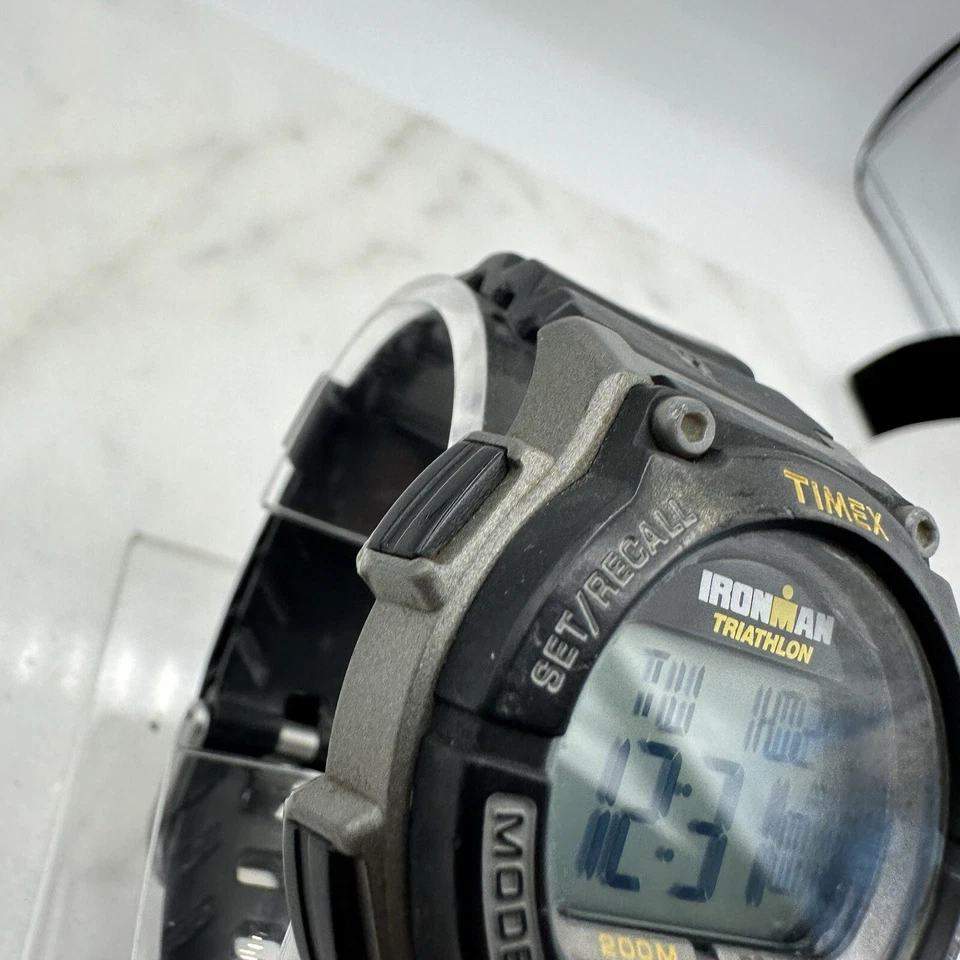 Reloj Digital Timex Ironman Triatlón Amortiguador Negro 200M Temporizador 30 Vueltas, Batería Nueva Foto 3 de 4