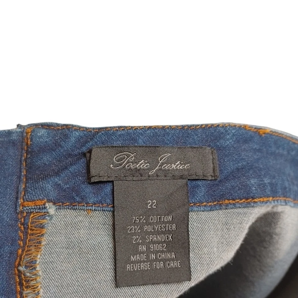 Falda vaquera con abertura trasera azul medio oscuro $75 POETIC JUSTICE 22 Foto 3 de 4