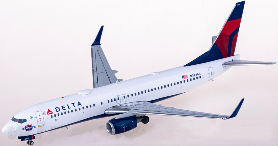 1:200 GeminiJets DELTA BOEING 737-800W Passenger Airplane Diecast