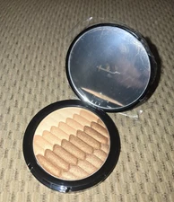 Belle Beauty By Kim Gravel Chevron Eyeshadow Compact In Shades Of Mocha New