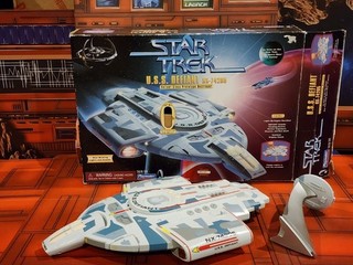 Star Trek Defiant By Playmates Deep Space Nine TNG