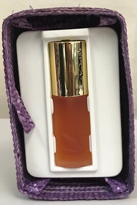 30 Gloria Vanderbilt 0.5 0z Eau de Parfum Spray Extra Long Lasting In basket