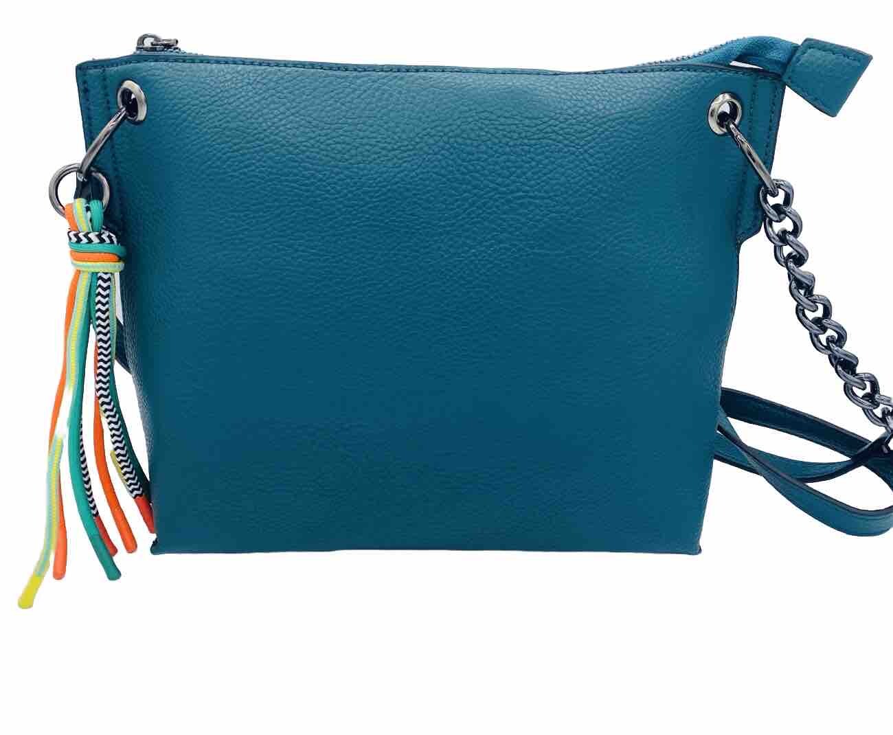 BOLSO DE MUJER - Color turquesa con correa mixta y detalle de borla de colores.