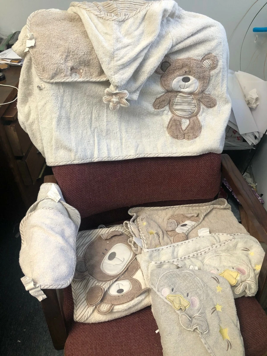 LOT OF BABIES R US BABY BEAR DUCK TOWELS RAGS ROBE SOME NEW SOME USED