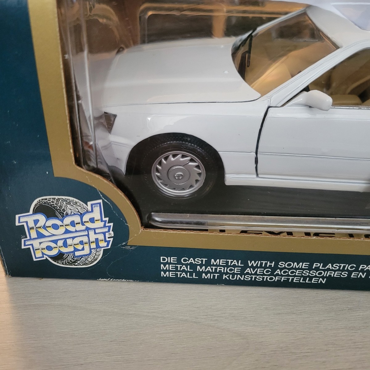 ミニカー LEXUS LS400 [1989] 1:18 Scale Lexus LS400 1989 Road Tough Collection Die Cast