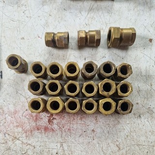 22 x 15mm x 3/4" Brass Compression Coupling 19 males and 3 females