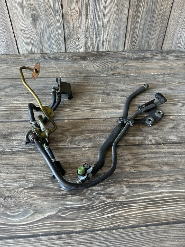 Conjunto regulador de presión de combustible Nissan 350Z G35 2003-2006 22675-AM600 OEM Foto 2 de 2