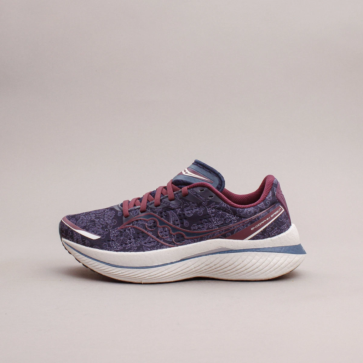 Saucony shoes hotsell with soul