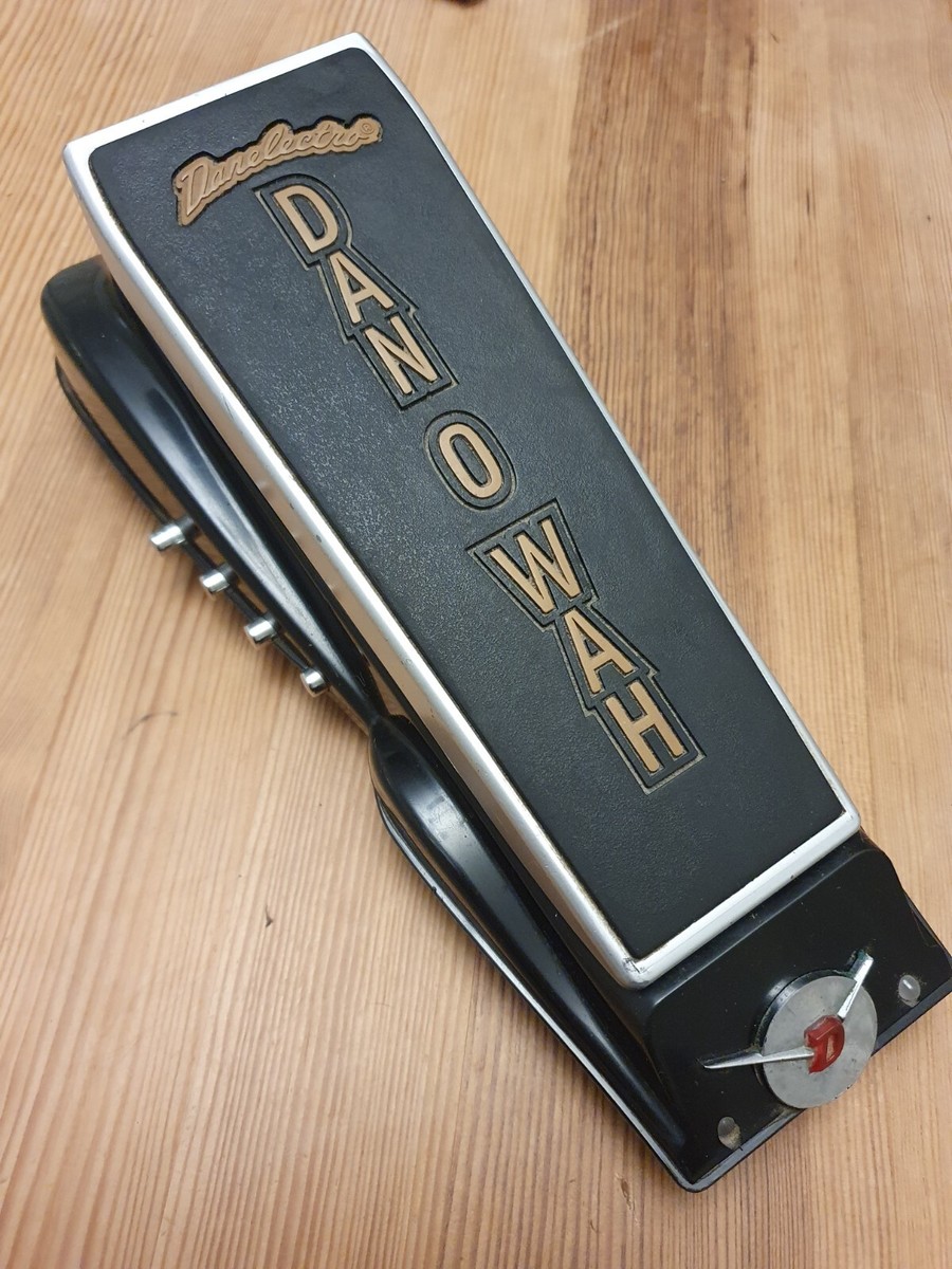 DW-1 DAN-O-WAH Danelectro DAN O WAH