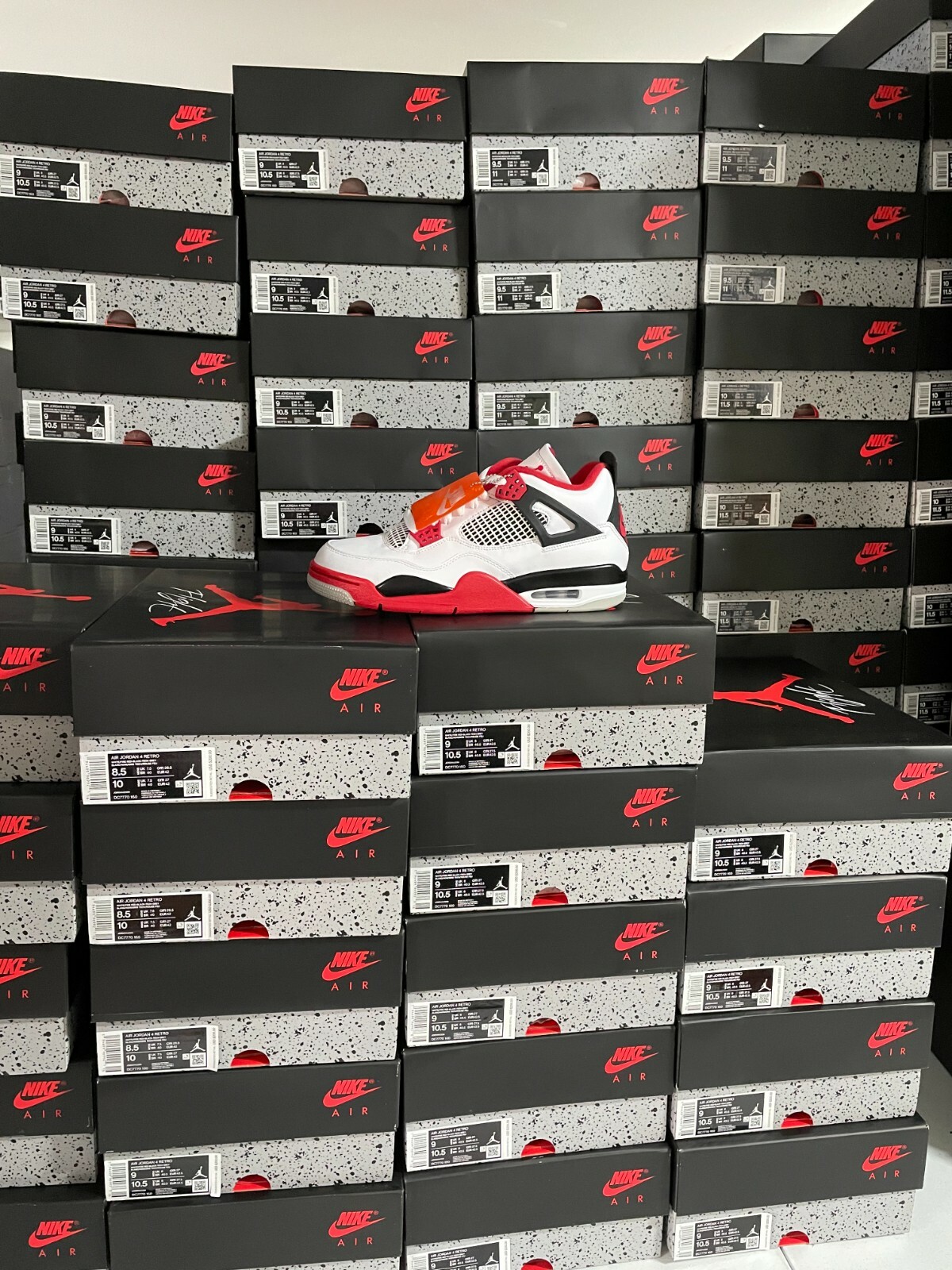 aj4 tech red