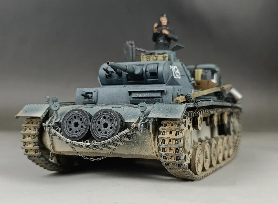 1/35 Built WWII German Panzer III Ausf.E Operation Marita Greece 1941 Tank Model - Image 4 of 4